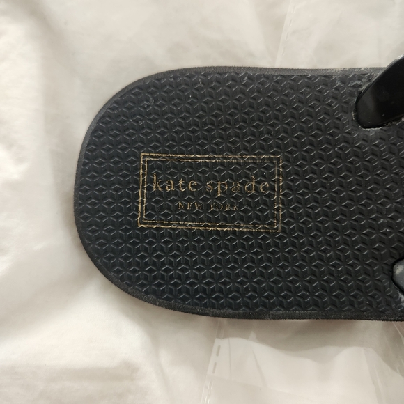 Kate Spade Denise Flip Flops Women's US 9-10 Gold Charm Bow Shoes Black - Picture 7 of 8